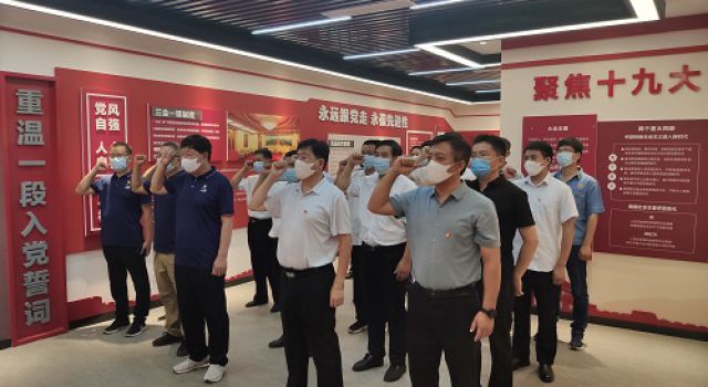 濟高項目辦、總監(jiān)辦聯(lián)合組織各參建單位參觀辛銳紀念館，開展黨建活動