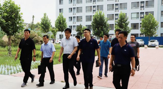 市交通運輸綜合執(zhí)法支隊到中心試驗室檢查調研
