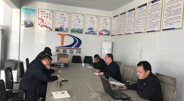 十公司考核組對高青趙班路監(jiān)理處進(jìn)行月度考核