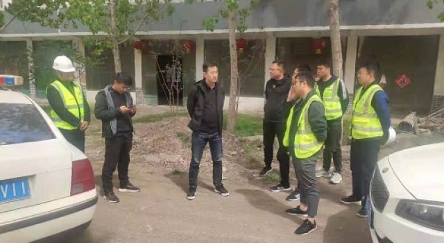 賈涵輝局長蒞臨棗莊市嶧城區(qū)X034平馮公路大修工程工程項目督導