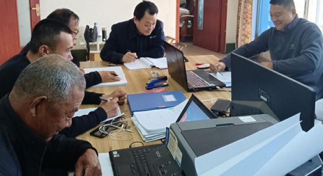 博山區(qū)縣道海博路召開8%石灰土施工安全技術交底會
