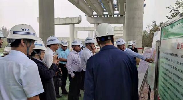 淄博市交通運(yùn)輸局組織市人大常委會(huì)對(duì)濟(jì)濰高速四合同段進(jìn)行現(xiàn)場(chǎng)觀摩指導(dǎo)
