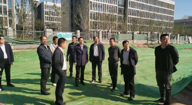 周村區(qū)李區(qū)長(zhǎng)對(duì)固玄店南路新建工程檢查指導(dǎo)工作