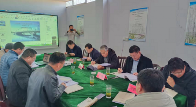 臨朐縣南二環(huán)道路跨彌河大橋橋梁工程現(xiàn)澆箱梁專家論證會(huì)召開(kāi)