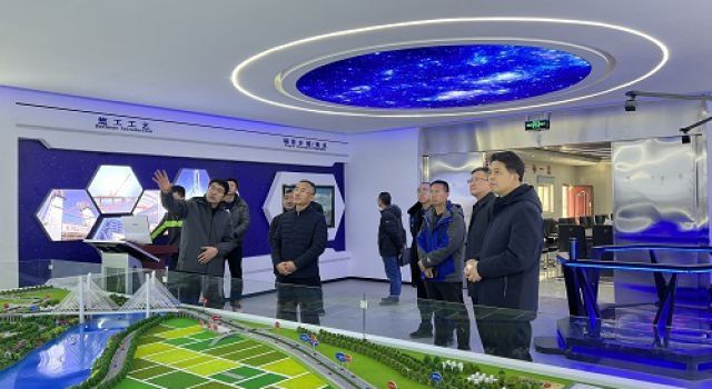寧夏交通廳黨委委員、總工程師王力軍到中衛(wèi)下河沿黃河公路大橋 項(xiàng)目開(kāi)展質(zhì)量、安全及黃河冬季防凌督察