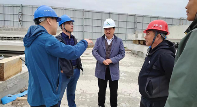 濟(jì)菏改擴(kuò)建項目辦檢查施工二標(biāo)預(yù)制場